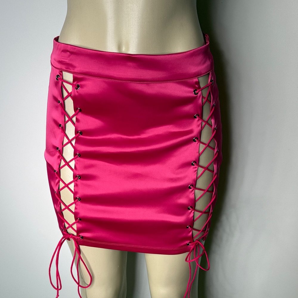 Fashion Nova Fuchsia Satin Lace-Up Mini Skirt Dark Fuchsia/red NWOT - Picture 1 of 7